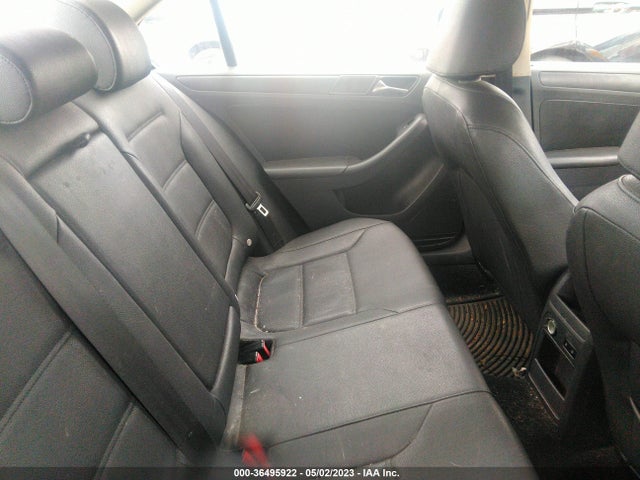 2011 VOLKSWAGEN JETTA SEDAN SE W VIN: 3VWDZ7AJ8BM318243