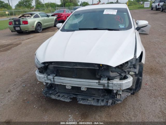 3FA6P0HD1JR203628 Ford FUSION SE