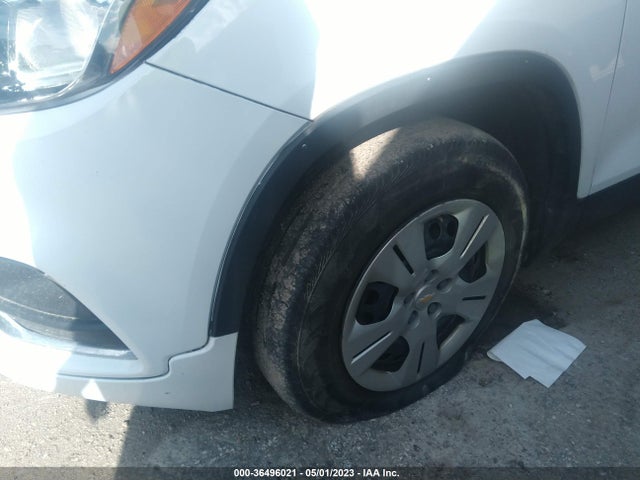 Chevrolet TRAX LS 2018 KL7CJKSB3JB631364 Image 8