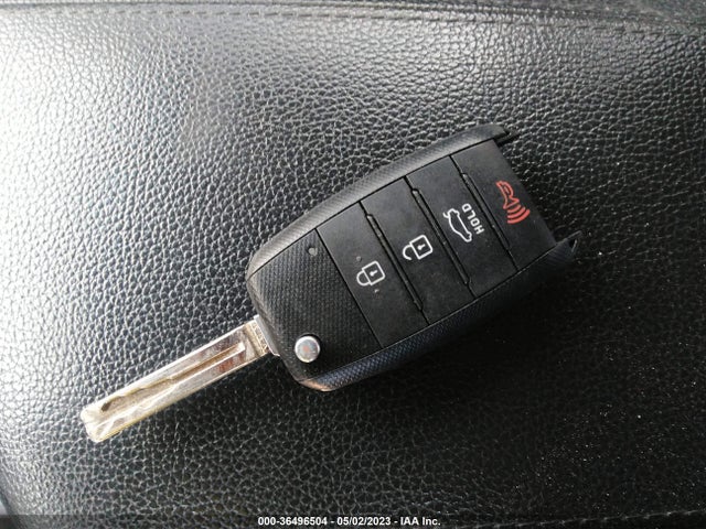 KIA Optima Lx 2015 5XXGM4A73FG456443 Image 3