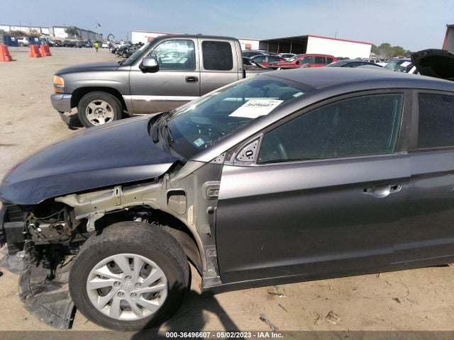 2018 HYUNDAI ELANTRA SE VIN: 5NPD74LF9JH338912