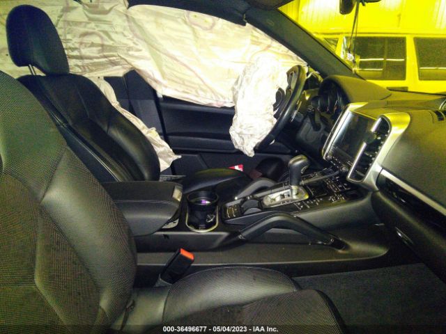 WP1AA2A25HKA89320 Porsche Cayenne