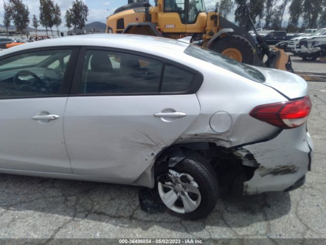 3KPFK4A7XHE092731 KIA FORTE LX