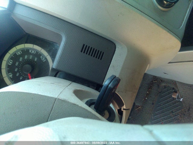 2008 FORD ESCAPE XLT VIN: 1FMCU93128KD67049