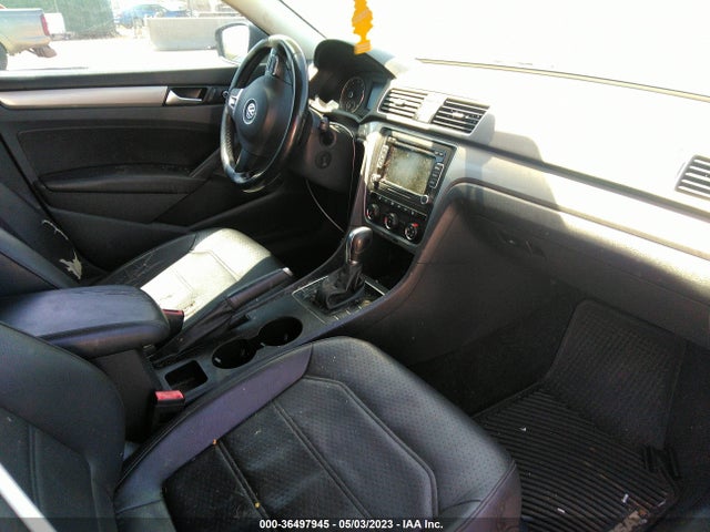 1VWAT7A36FC085623 Volkswagen Passat 1.8t Limited Edition