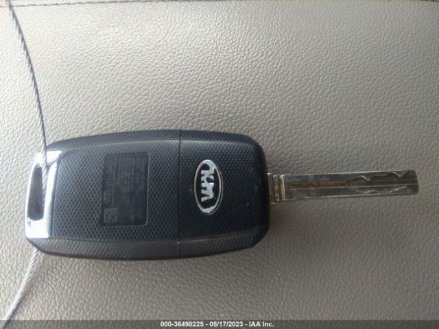 KNDPMCAC1J7404690 KIA Sportage Lx