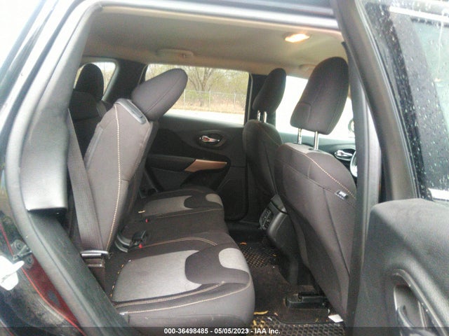 1C4PJMCX2JD615039 Jeep Cherokee Latitude