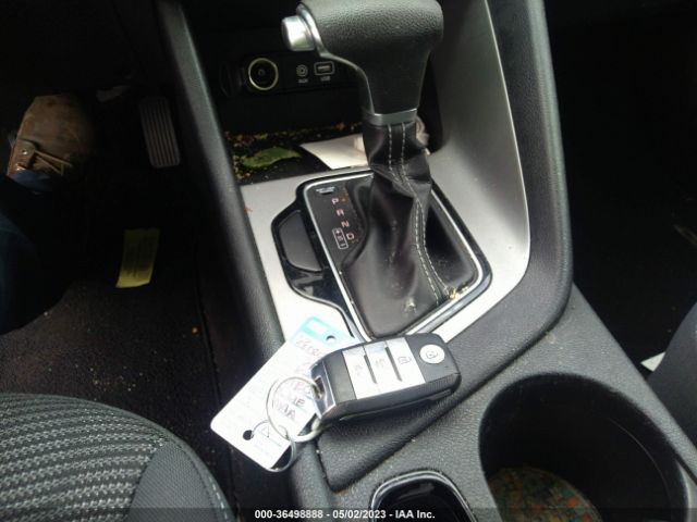 KNDCB3LC8H5103034 KIA NIRO LX