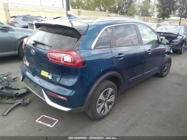KNDCB3LC8H5103034 KIA NIRO LX