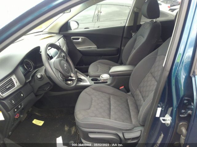 KNDCB3LC8H5103034 KIA NIRO LX