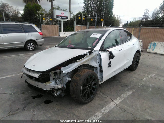 Tesla Model Y Long Range 2023 7SAYGDEE5PF631304 Image 2