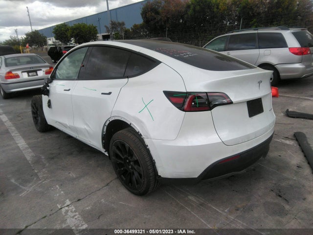 Tesla Model Y Long Range 2023 7SAYGDEE5PF631304 Image 3
