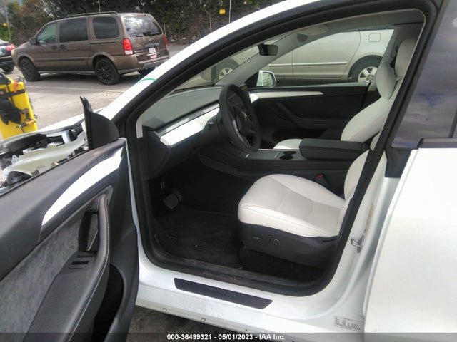 Tesla Model Y Long Range 2023 7SAYGDEE5PF631304 Image 5