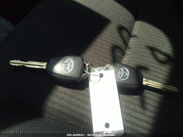 Toyota RAV4 LE 2017 JTMBFREV6HJ130824 Image 3