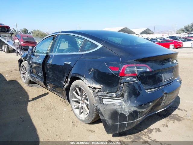 Tesla Model 3 Mid Range/long Range 2018 5YJ3E1EA6JF172607 Image 3