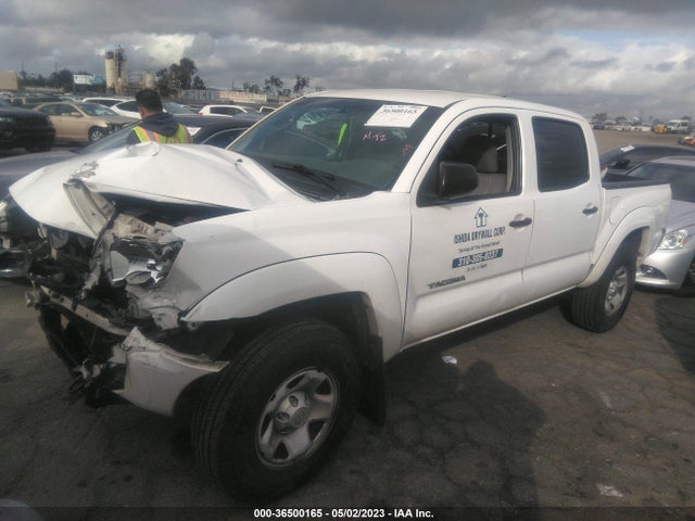 Toyota Tacoma Prerunner 2015 5TFJU4GN3FX065281 Image 2