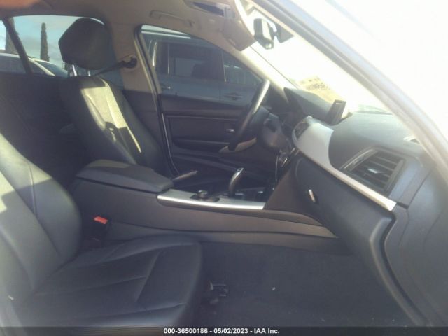 WBA8E1G54GNU10905 BMW 3 Series 320i