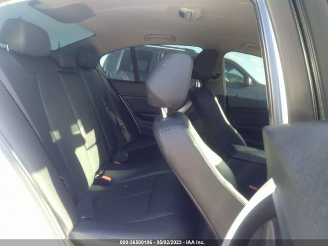 WBA8E1G54GNU10905 BMW 3 Series 320i