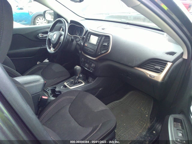 1C4PJMCB4FW744089 Jeep Cherokee Latitude