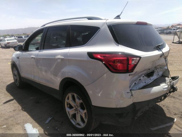 1FMCU9J97KUB03801 Ford Escape Titanium