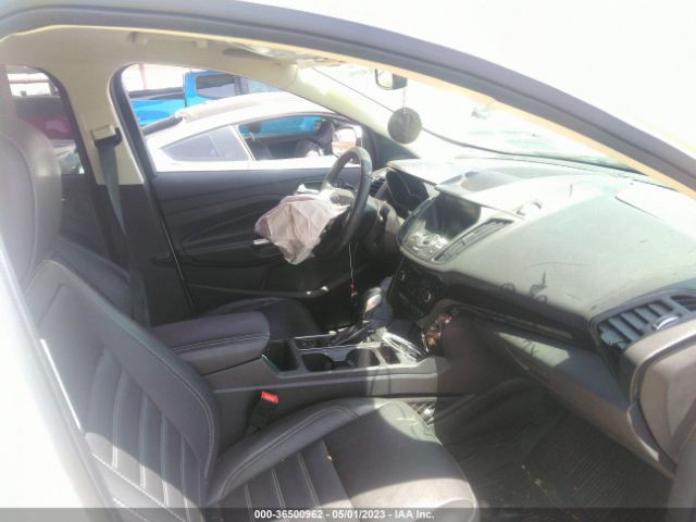 1FMCU9J97KUB03801 Ford Escape Titanium