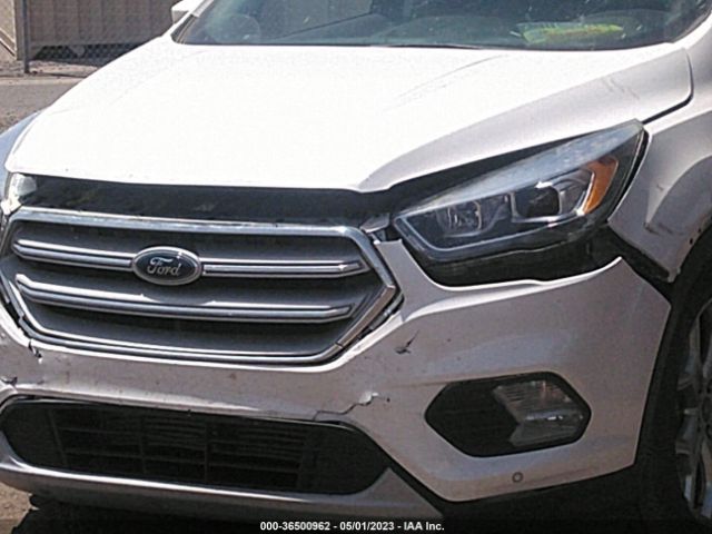 1FMCU9J97KUB03801 Ford Escape Titanium