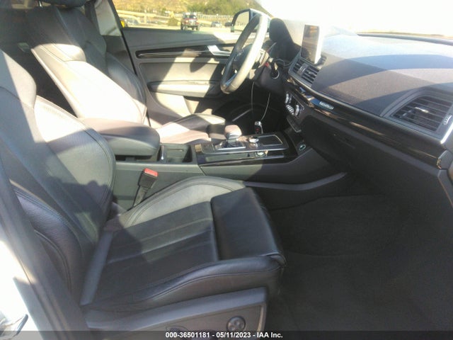 WA1BNAFY7J2238814 Audi Q5 Premium Plus