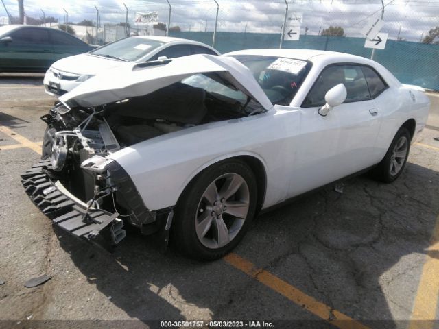 2C3CDZAGXJH183703 Dodge Challenger Sxt
