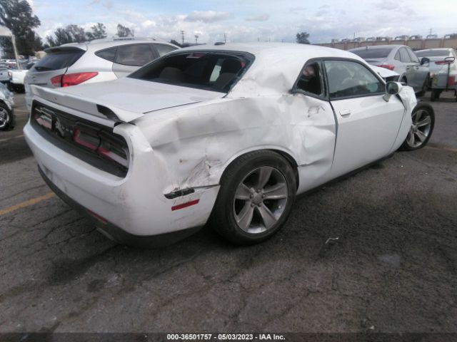 2C3CDZAGXJH183703 Dodge Challenger Sxt
