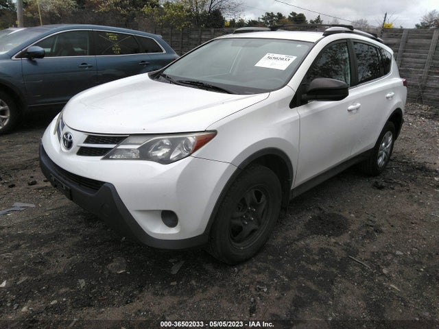 Toyota RAV4 LE 2015 2T3BFREV0FW336879 Image 2