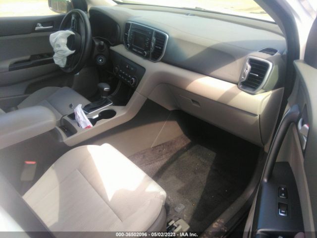 KNDPMCAC1H7215483 KIA Sportage Lx