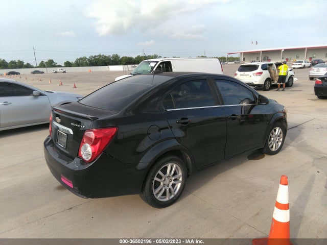 Chevrolet SONIC LT 2015 1G1JC5SH6F4143251 Image 5