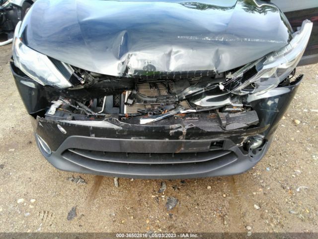 JN1BJ1CR3JW284795 Nissan Rogue Sport Sv
