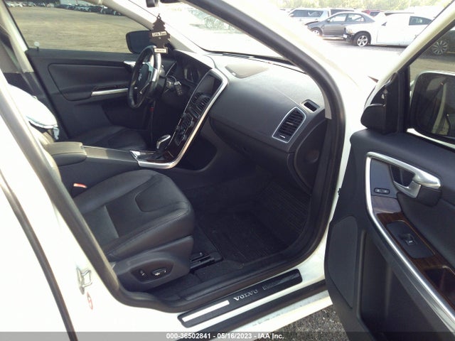 2015 VOLVO XC60 3.2L PLATINUM VIN: YV4952RD5F2595786