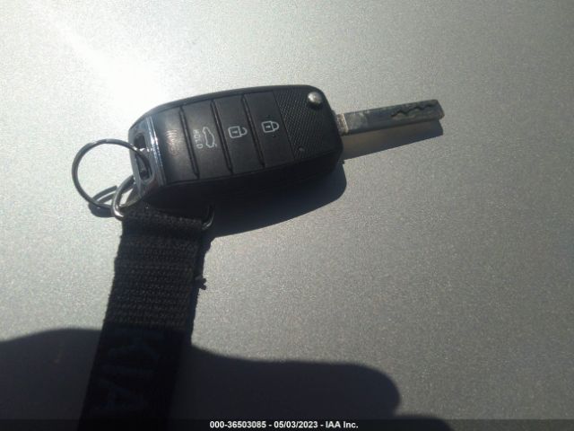 3KPA24AB0JE058303 KIA RIO S
