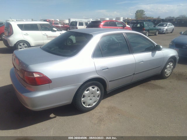 1998 HONDA ACCORD SDN LX VIN: 1HGCG5543WA070131