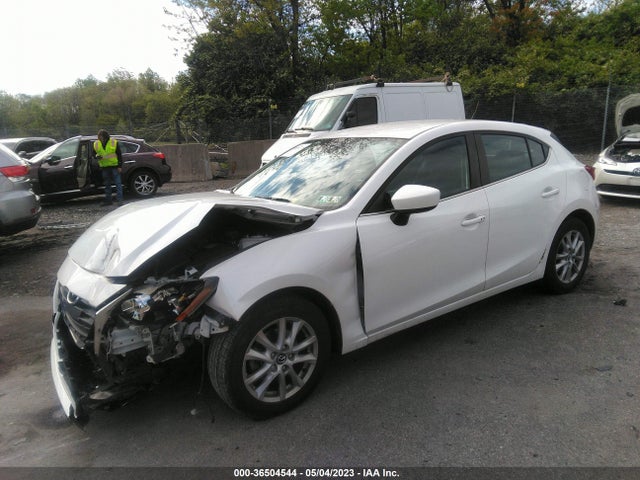 Mazda Mazda3 I Touring 2014 JM1BM1L75E1100334 Image 2