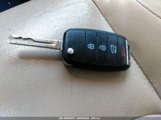 KNADM4A30E6326601 KIA RIO LX