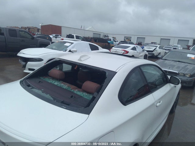 2011 BMW 1 SERIES 135I VIN: WBAUC9C52BVM09883