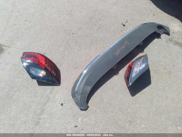 Honda Insight Touring 2019 19XZE4F94KE025239 Image 12