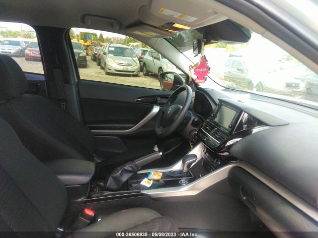 JA4ATUAA5NZ034765 Mitsubishi Eclipse Cross Es