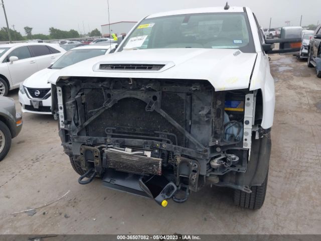 1GT12TEY2JF100579 GMC Sierra 2500hd Slt