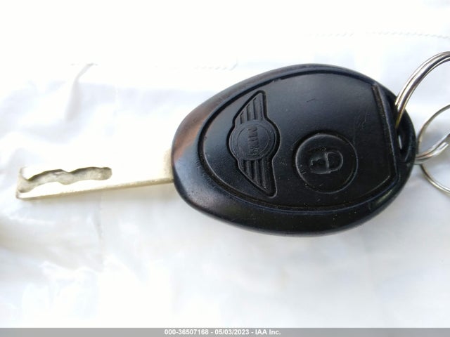 2004 MINI COOPER HARDTOP VIN: WMWRC33484TJ59560