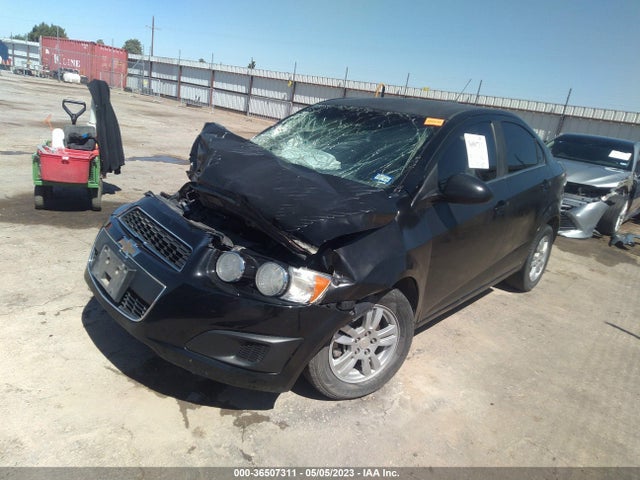 Chevrolet SONIC LT 2016 1G1JC5SHXG4136319 Image 2