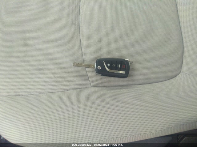Toyota COROLLA LE 2021 JTDEPMAE5MJ119939 Image 3