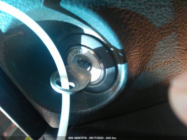 2007 KIA SORENTO LX VIN: KNDJD736175702343