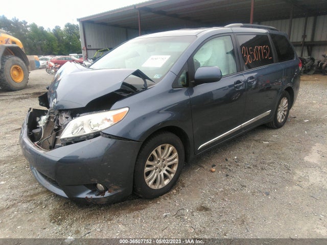 Toyota SIENNA XLE 2014 5TDYK3DC7ES502110 Image 2