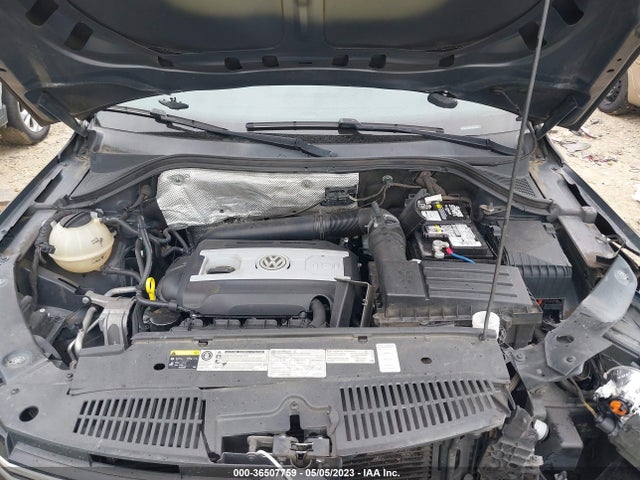 WVGAV7AX6FW615681 Volkswagen TIGUAN S
