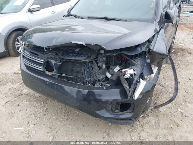 WVGAV7AX6FW615681 Volkswagen TIGUAN S