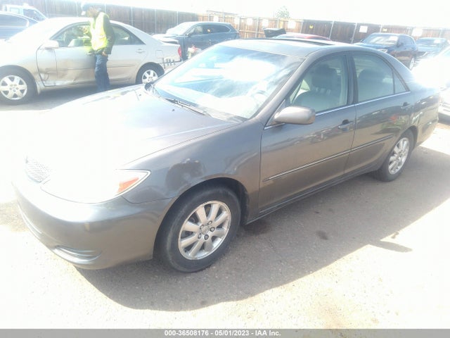 2002 TOYOTA CAMRY XLE VIN: JTDBF30K820020459